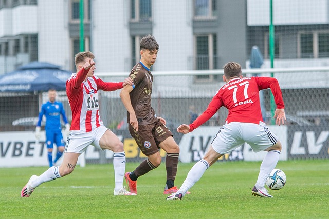 让徐杰控场！广东队反超，胡明轩下场后，徐杰带队反超10分.